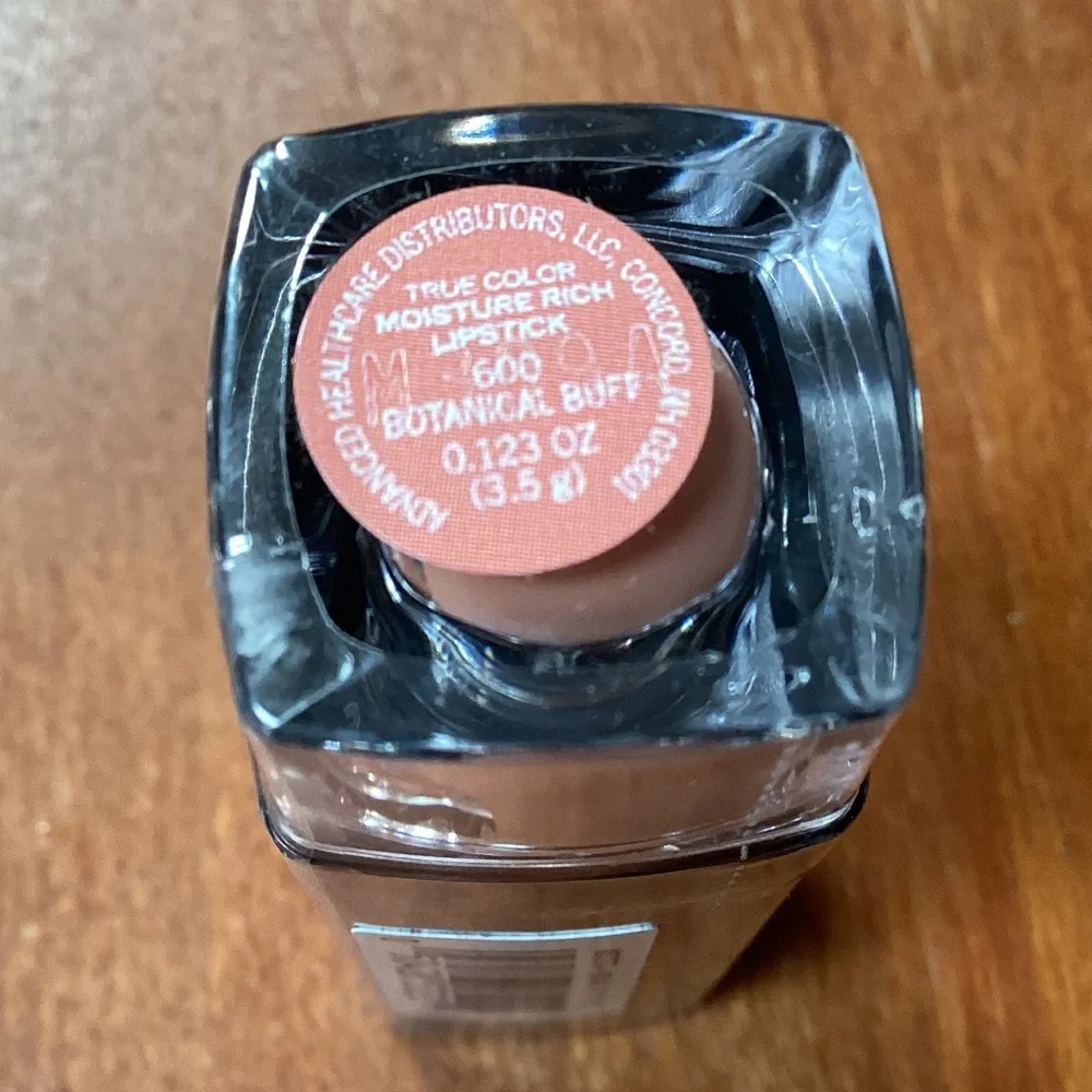 Nuance Salma Hayek True Color Moisture Rich Lipstick Botanical Buff 600 Sealed